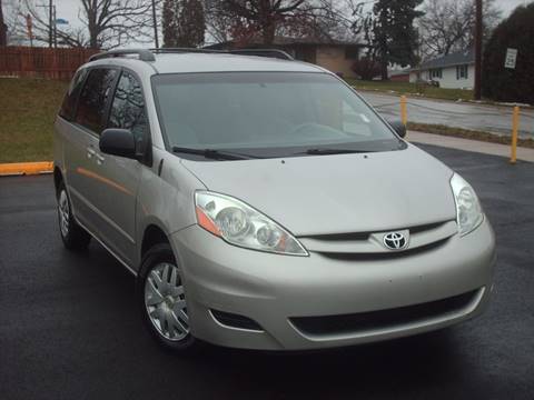 2006 Toyota Sienna for sale at Car Mas Broadway in Crest Hill IL