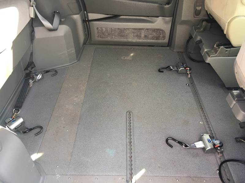 2016 Toyota Sienna LE 7-Passenger Auto Access Seat