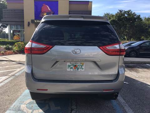 2016 Toyota Sienna LE 7-Passenger Auto Access Seat
