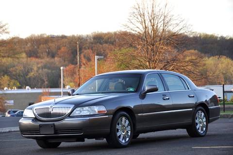 2004 Lincoln Town Car for sale at T CAR CARE INC in Philadelphia PA
