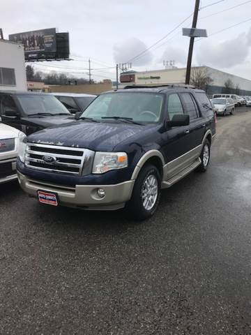2009 Ford Expedition for sale at MENNE AUTO SALES LLC in Hasbrouck Heights NJ