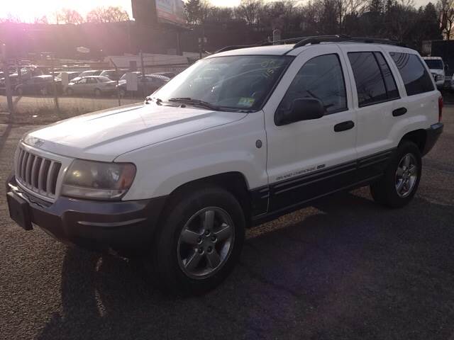 2004 Jeep Grand Cherokee for sale at MENNE AUTO SALES LLC in Hasbrouck Heights NJ