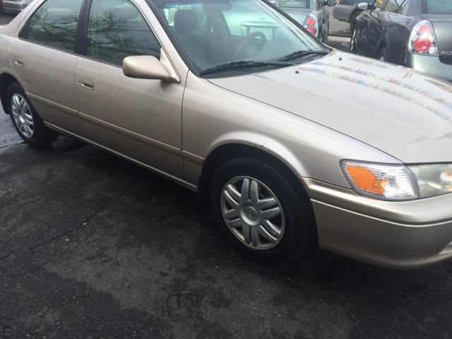 2000 Toyota Camry for sale at RIVER AUTO SALES CORP in Maywood IL