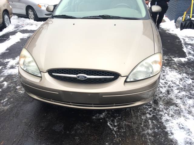 2003 Ford Taurus for sale at RIVER AUTO SALES CORP in Maywood IL
