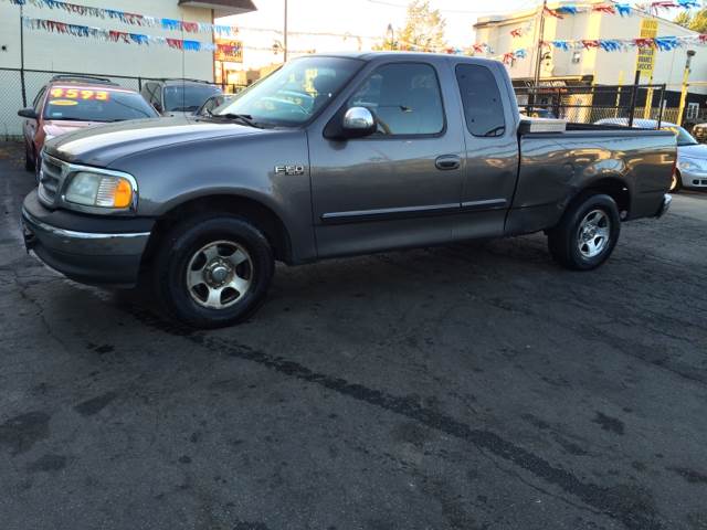 2002 Ford F-150 for sale at RIVER AUTO SALES CORP in Maywood IL