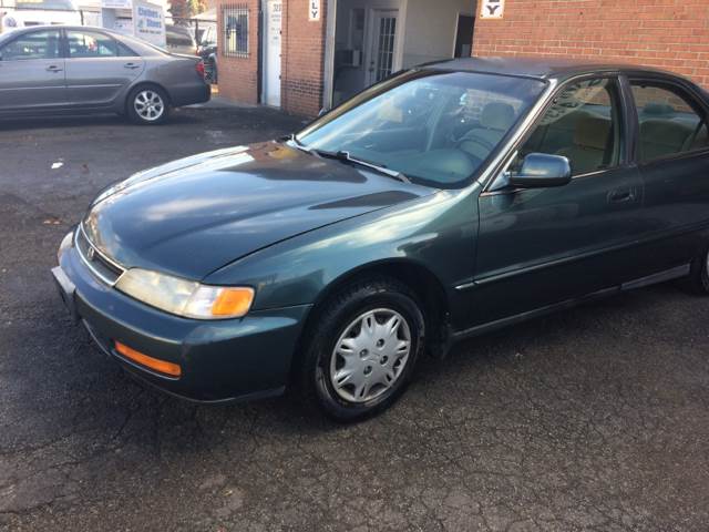 1996 Honda Accord for sale at RIVER AUTO SALES CORP in Maywood IL