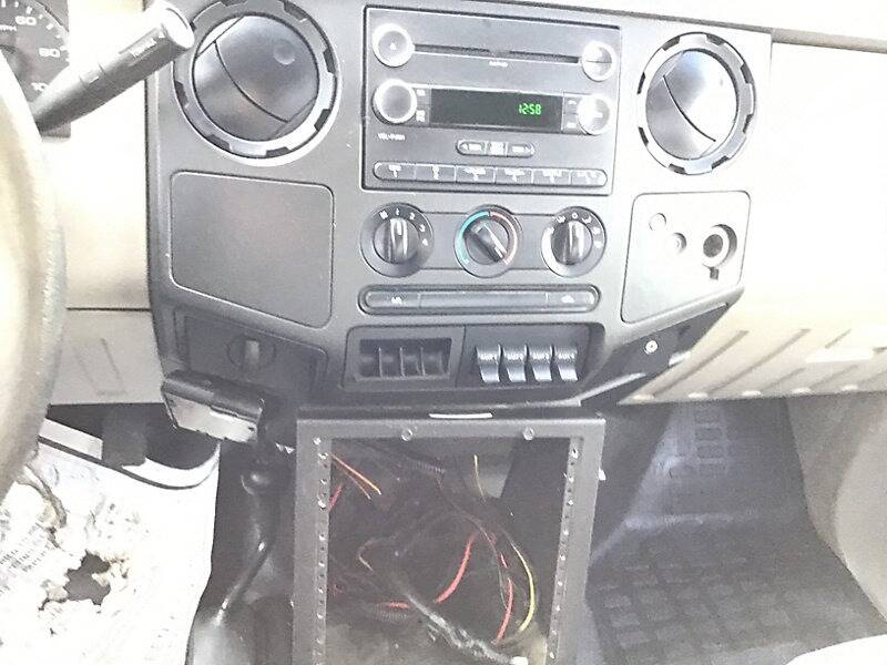 2009 Ford F-450 Super Duty (image 8)