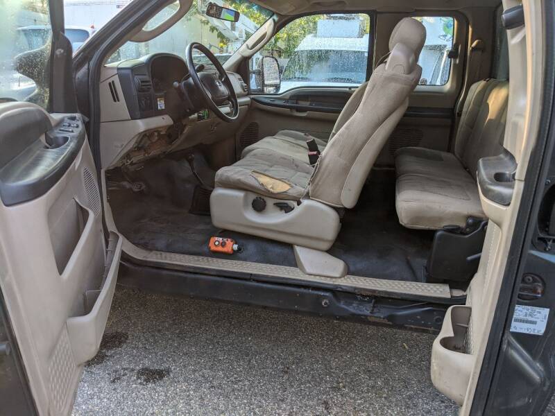 2006 Ford F-350 Super Duty (image 13)