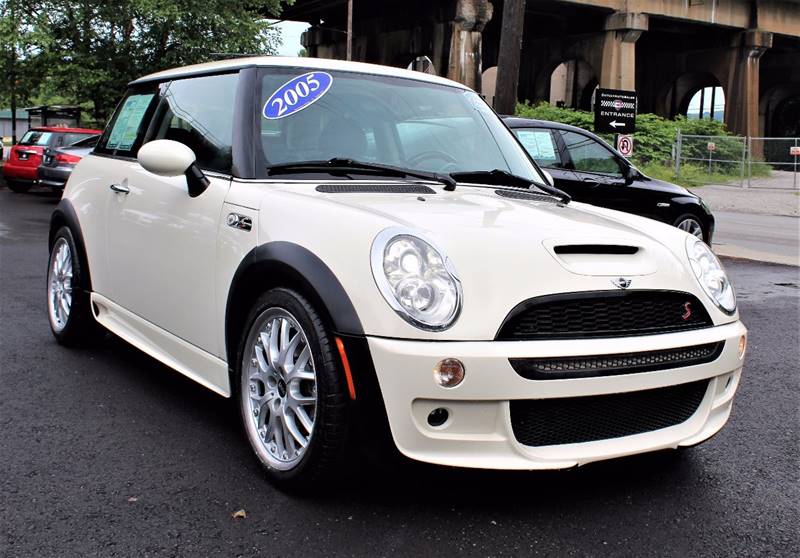 2005 MINI Cooper for sale at Cutuly Auto Sales in Pittsburgh PA