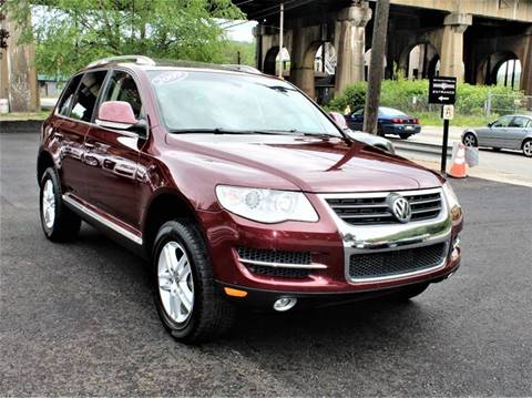 2009 Volkswagen Touareg 2 for sale at Cutuly Auto Sales in Pittsburgh PA