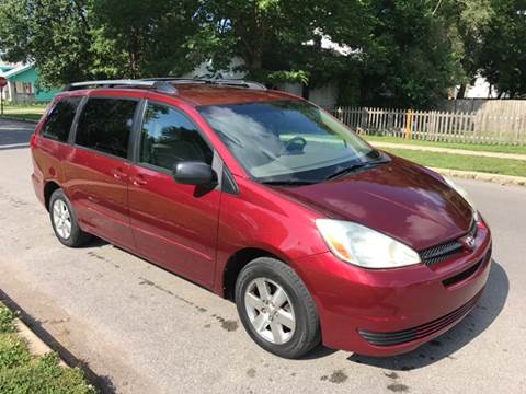 2004 Toyota Sienna for sale at JE Auto Sales LLC in Indianapolis IN
