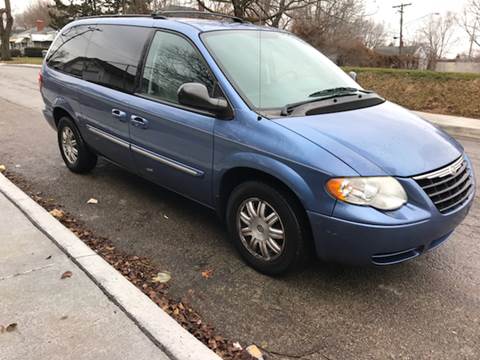 2007 Chrysler Town and Country for sale at JE Auto Sales LLC in Indianapolis IN