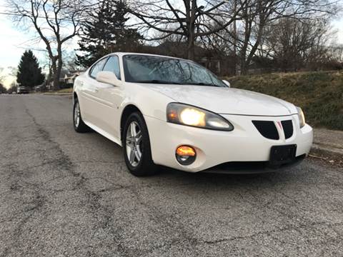 2006 Pontiac Grand Prix for sale at JE Auto Sales LLC in Indianapolis IN
