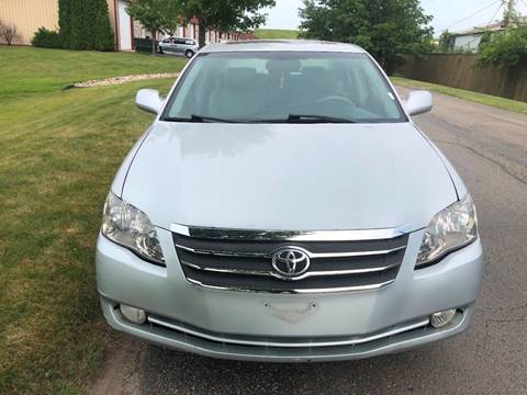 2005 Toyota Avalon for sale at Luxury Cars Xchange in Lockport IL