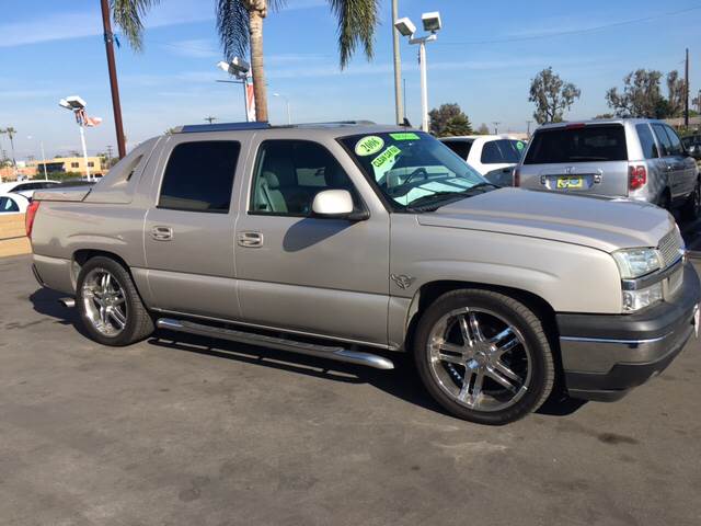 2006 Chevrolet Avalanche for sale at CARSTER in Huntington Beach CA