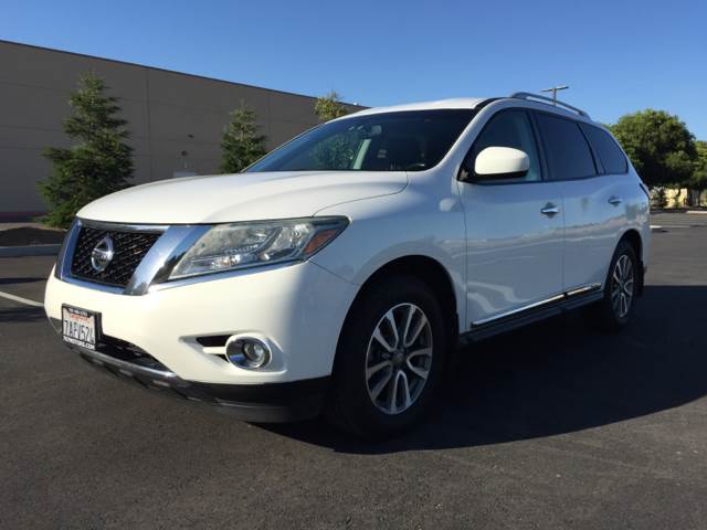 2013 Nissan Pathfinder for sale at 707 Motors in Fairfield CA