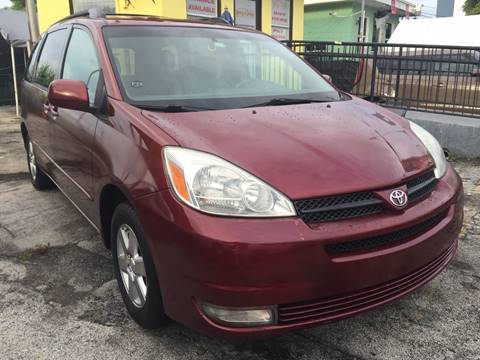 2004 Toyota Sienna for sale at MIAMI AUTO LIQUIDATORS in Miami FL