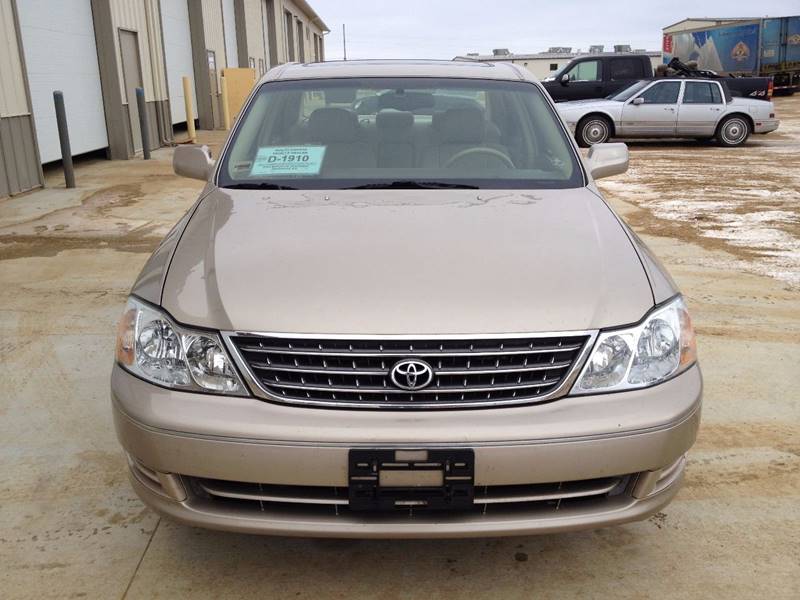 2004 Toyota Avalon for sale at Star Motors in Brookings SD
