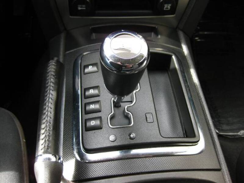 2010 Jeep Grand Cherokee Laredo (image 10)