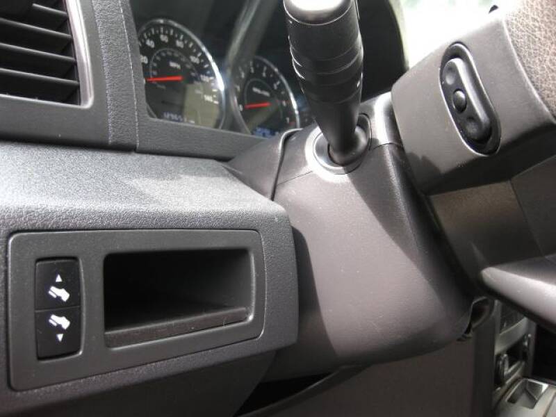 2010 Jeep Grand Cherokee Laredo (image 11)