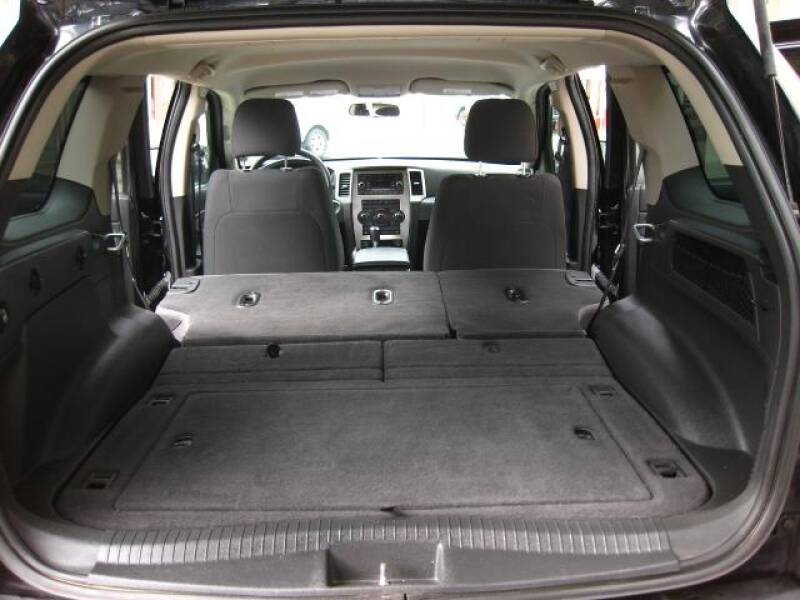 2010 Jeep Grand Cherokee Laredo (image 20)
