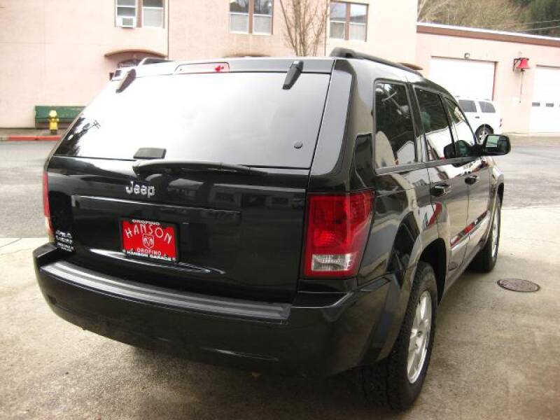 2010 Jeep Grand Cherokee Laredo (image 21)