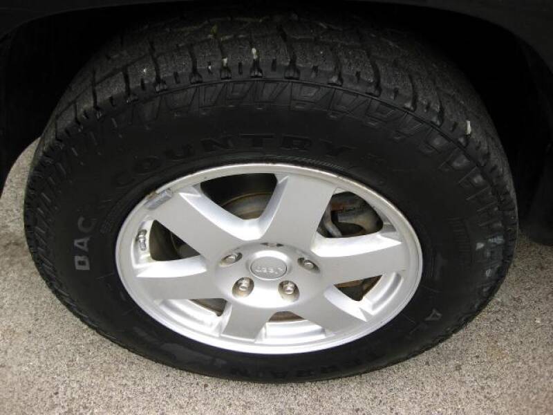 2010 Jeep Grand Cherokee Laredo (image 27)
