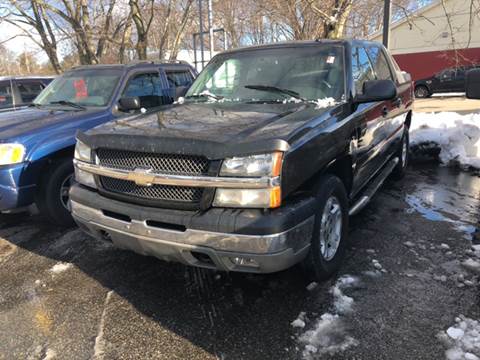 2004 Chevrolet Avalanche for sale at Barga Motors in Tewksbury MA