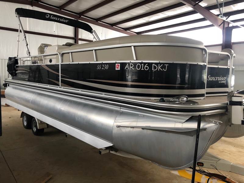 2011 Lowe Suncruiser SS230