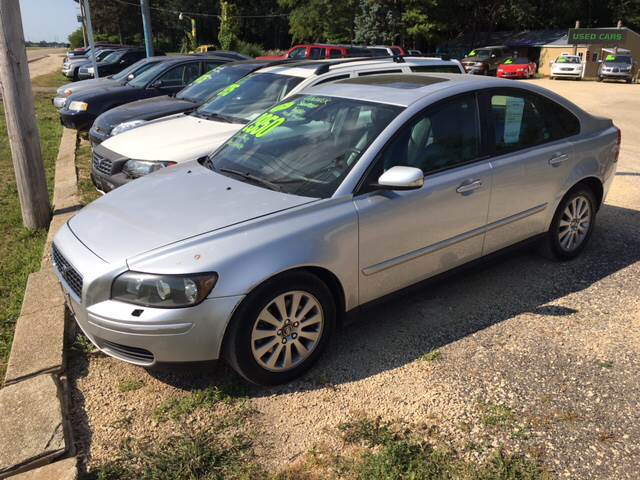 2005 Volvo S40 for sale at Northwoods Auto & Truck Sales in Machesney Park IL