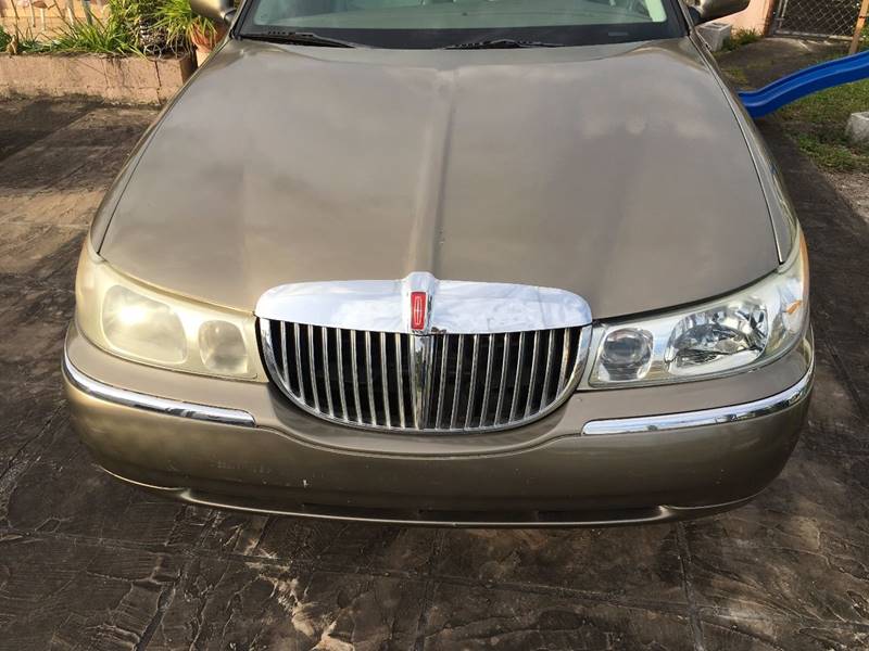 2001 Lincoln Town Car for sale at Auction Direct Plus in Miami FL