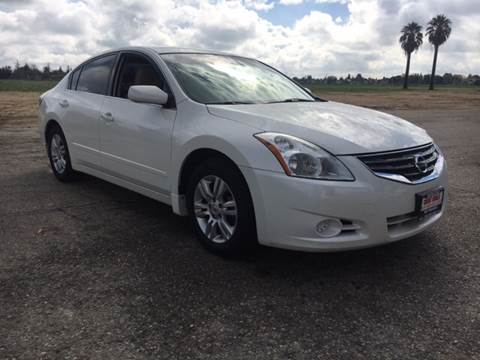 2012 Nissan Altima for sale at Credit World Auto Sales in Fresno CA