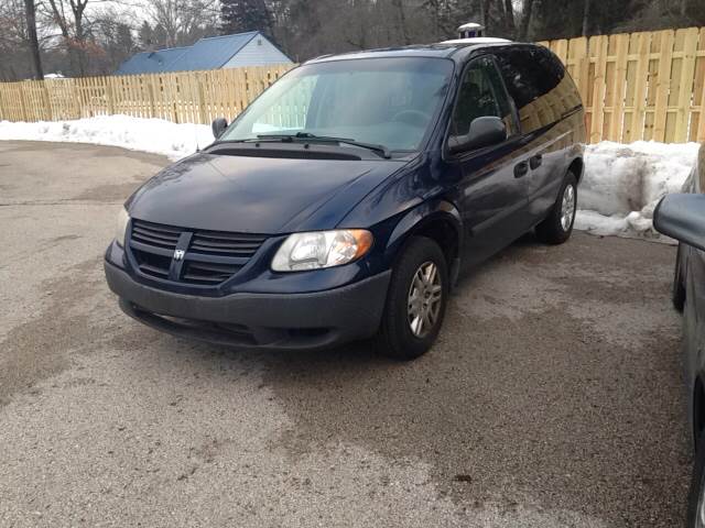 2005 Dodge Caravan for sale at Clear Choice Auto Sales LLC in Twin Lake MI