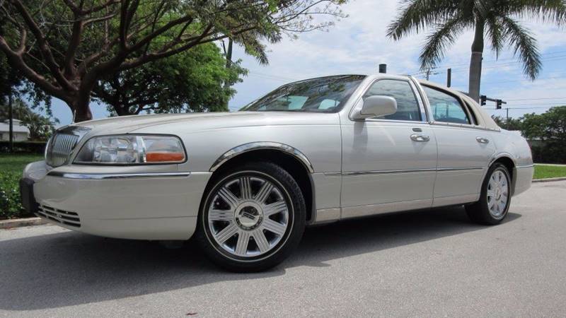 2005 Lincoln Town Car for sale at DS Motors in Boca Raton FL