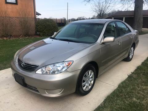 2005 Toyota Camry for sale at THOMPSON & SONS USED CARS in Marion OH