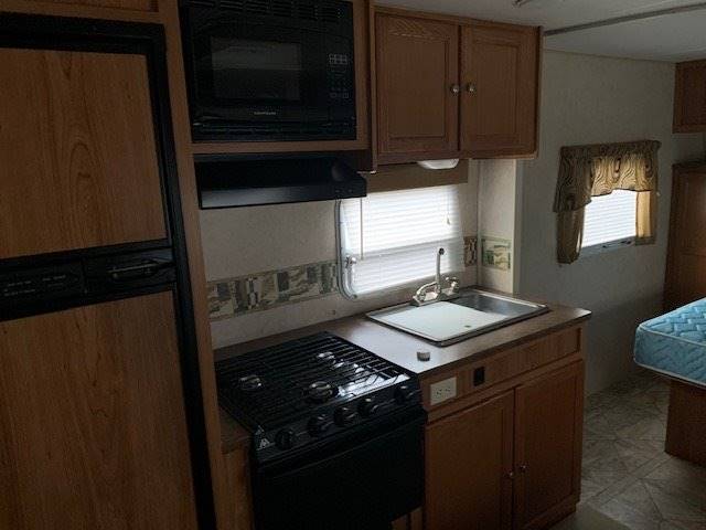 2004 Ford Motorhome Chassis (image 9)