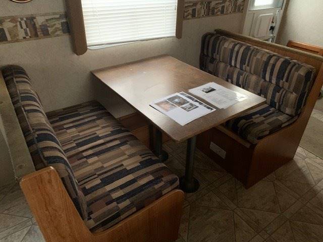 2004 Ford Motorhome Chassis (image 11)