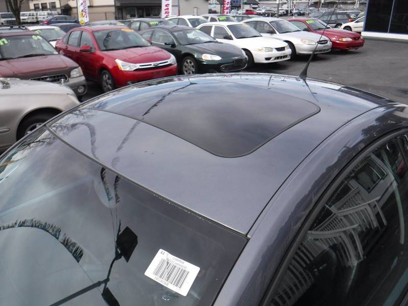 2004 Volkswagen New Beetle GLS 1.8T (image 11)