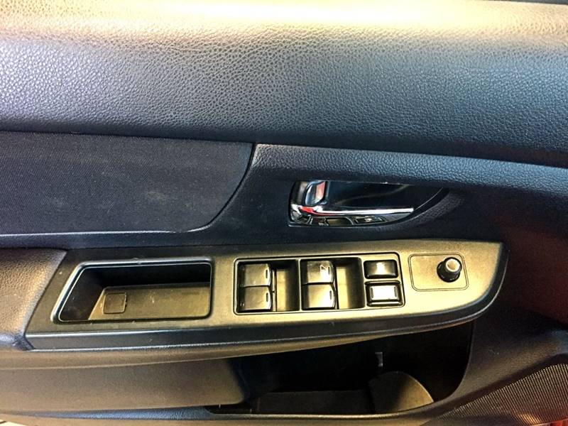 2012 Subaru Impreza 2.0i Premium (image 12)