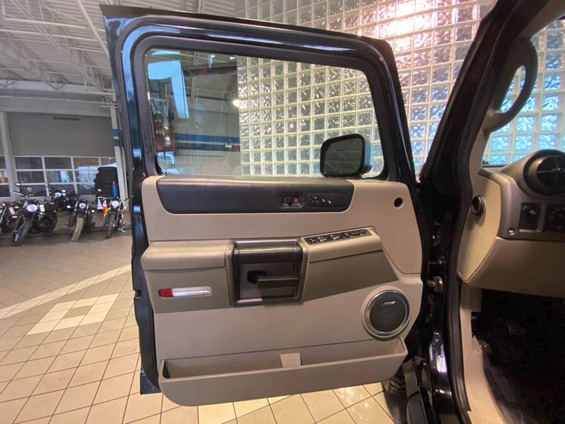 2004 HUMMER H2 Lux Series (image 10)