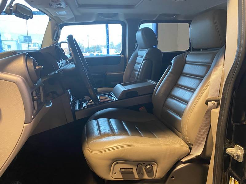 2004 HUMMER H2 Lux Series (image 12)
