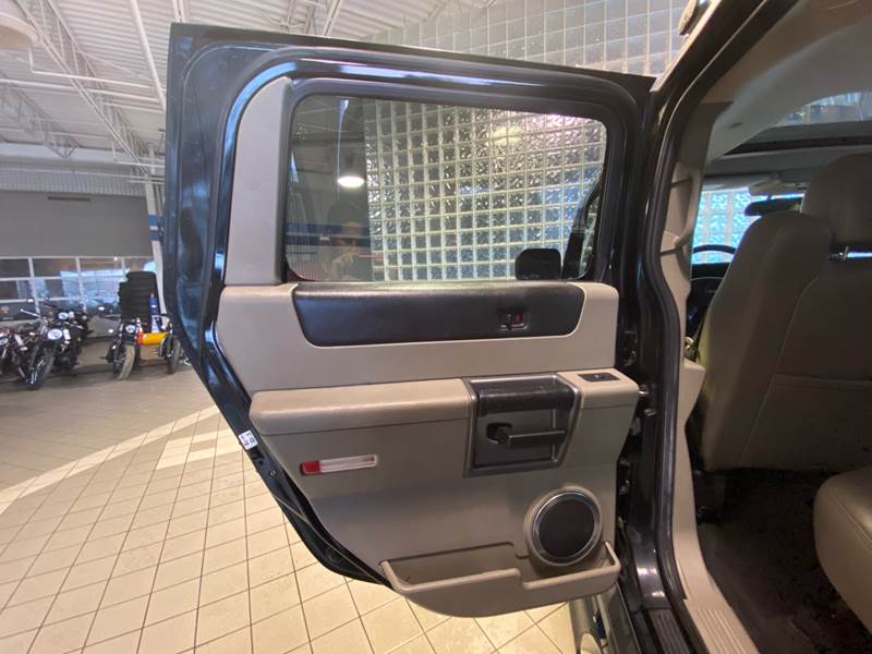 2004 HUMMER H2 Lux Series (image 26)