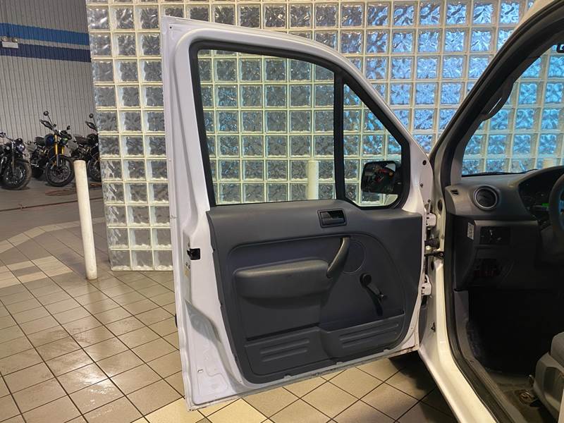 2011 Ford Transit Connect Cargo Van XL (image 10)