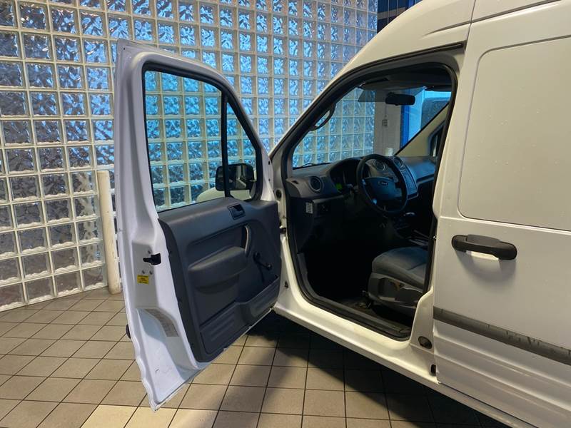 2011 Ford Transit Connect Cargo Van XL (image 11)