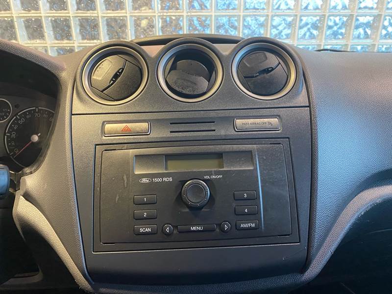 2011 Ford Transit Connect Cargo Van XL (image 14)