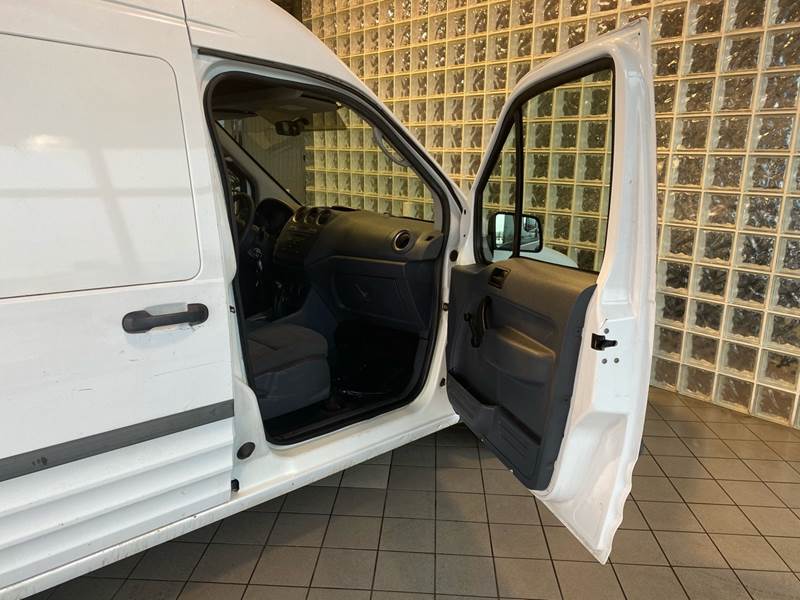 2011 Ford Transit Connect Cargo Van XL (image 17)