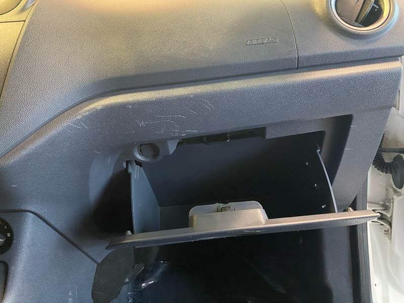2011 Ford Transit Connect Cargo Van XL (image 20)