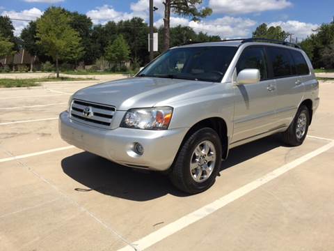 2005 Toyota Highlander for sale at Safe Trip Auto Sales in Dallas TX