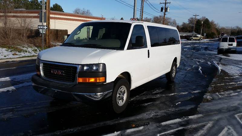 2007 GMC Savana Passenger LS 3500