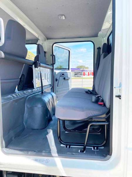 2017 GMC W4500 HD (image 19)